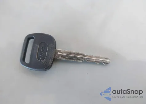 2005 Toyota Corolla Le z USA, uszkodzony, nr VIN 2T1BR32E15C375739